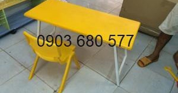Bàn nhựa chữ nhật gập chân giá rẻ, chất lượng cao cho trẻ