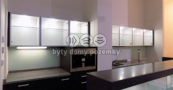 Bán cửa hàng làm đẹp, chủ tư nhân, 103m², Praha 5-Barrandov