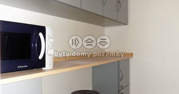 Bán cửa hàng làm đẹp, chủ tư nhân, 103m², Praha 5-Barrandov