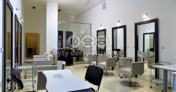 Bán cửa hàng làm đẹp, chủ tư nhân, 103m², Praha 5-Barrandov
