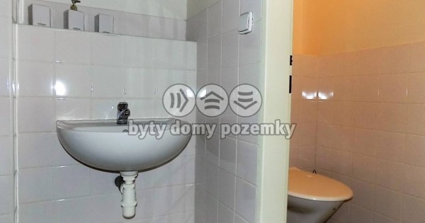 Bán cửa hàng làm đẹp, chủ tư nhân, 103m², Praha 5-Barrandov