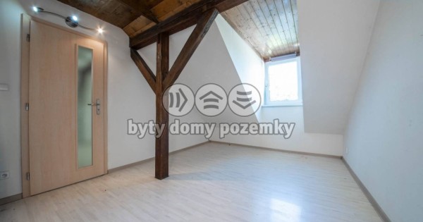 Bán bất động sản, trên ở dưới cửa hàng 327m2 tại Tuchlovice - Kladno