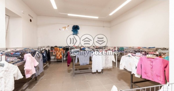 Bán bất động sản, trên ở dưới cửa hàng 327m2 tại Tuchlovice - Kladno