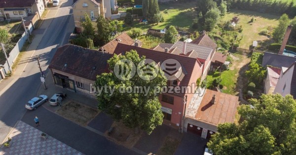 Bán bất động sản, trên ở dưới cửa hàng 327m2 tại Tuchlovice - Kladno