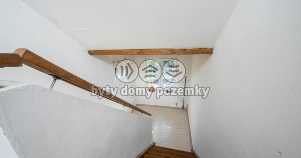 Bán bất động sản, trên ở dưới cửa hàng 327m2 tại Tuchlovice - Kladno