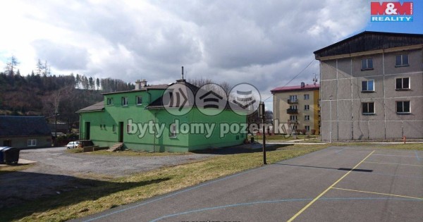 Bán BĐS trên ở dưới bán hàng, chủ tư nhân 507m2, Dvorce u Bruntálu