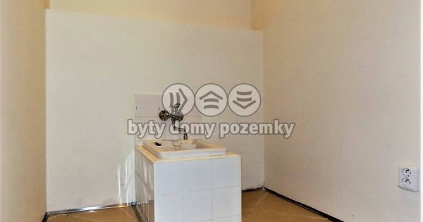 Bán cửa hàng làm đẹp, chủ tư nhân, 103m², Praha 5-Barrandov