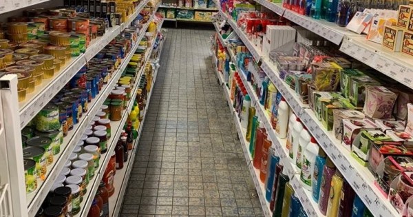 Sang nhượng Potraviny 180m2 / kho 90m2 tại Hostinné