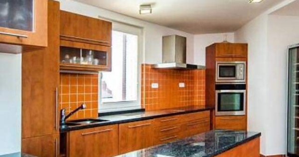 Nhà chính chủ 3+kk,100 m2 cần cho thuê,có thể vào ở ngay tại Praha 2