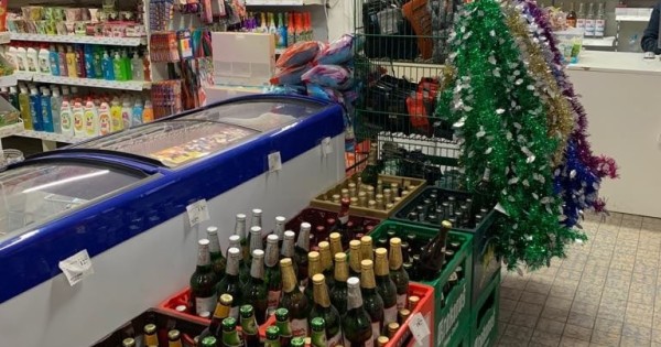 Sang nhượng Potraviny 180m2 / kho 90m2 tại Hostinné