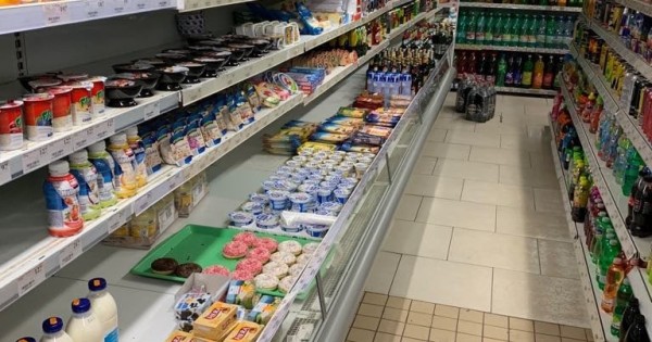 Sang nhượng Potraviny 180m2 / kho 90m2 tại Hostinné