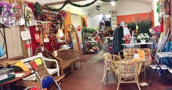 Nhượng lại cửa hàng rộng 360m2 nằm trên trục đường liên huyện