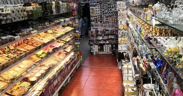 Sang nhượng cửa hàng Potraviny 400m2, trên ở dưới bán hàng