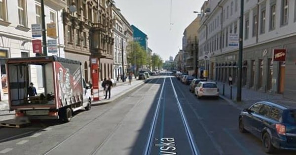 Sang nhượng quán ăn DT 460m2, 2 tầng ở Karlín, Praha 8