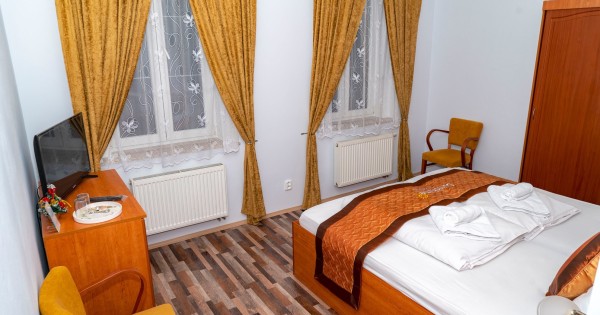Nhà nghỉ Sunshine Pension ngay tại trung tâm TP Karlovy Vary
