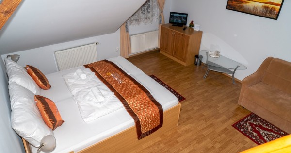 Nhà nghỉ Sunshine Pension ngay tại trung tâm TP Karlovy Vary