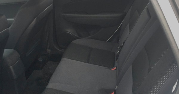 Cần bán xe Hyundai I30 CW đời 12/2010 / 189 000 km, xe dầu