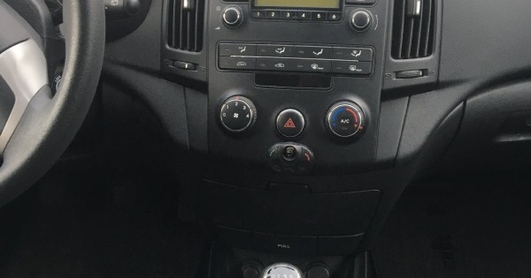 Cần bán xe Hyundai I30 CW đời 12/2010 / 189 000 km, xe dầu