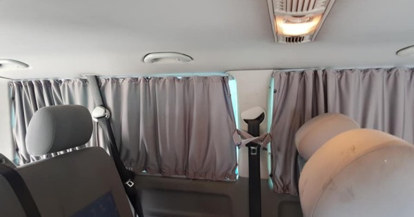 Bán xe Volkswagen Caravelle 2.5, 96kw loại LONG 8 ghế