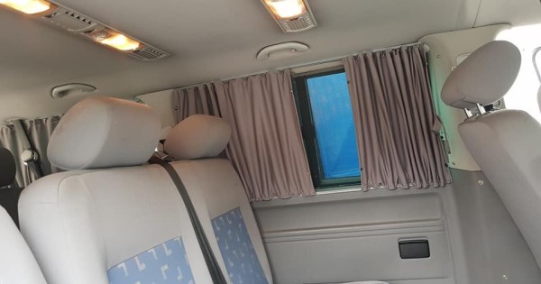 Bán xe Volkswagen Caravelle 2.5, 96kw loại LONG 8 ghế