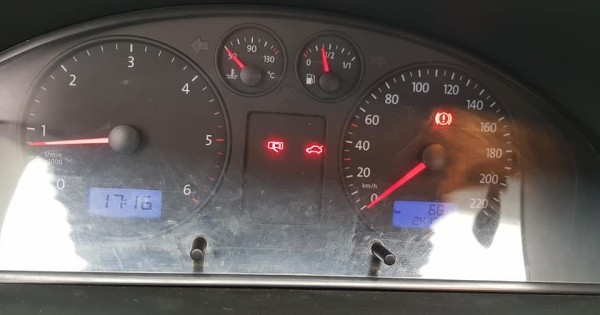 Bán xe Volkswagen Caravelle 2.5, 96kw loại LONG 8 ghế