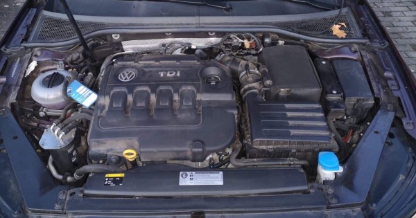 Bán xe Volkswagen Passat đời 2017 đầu 2018, 4x4, chạy diesel, 110KW, 75000km