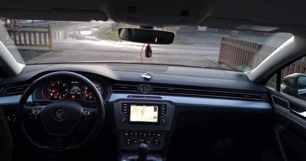 Bán xe Volkswagen Passat đời 2017 đầu 2018, 4x4, chạy diesel, 110KW, 75000km