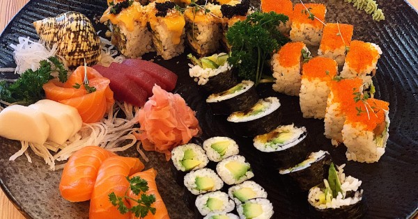 DuHa sushi tìm 2 bồi bàn làm full time làm lâu dài