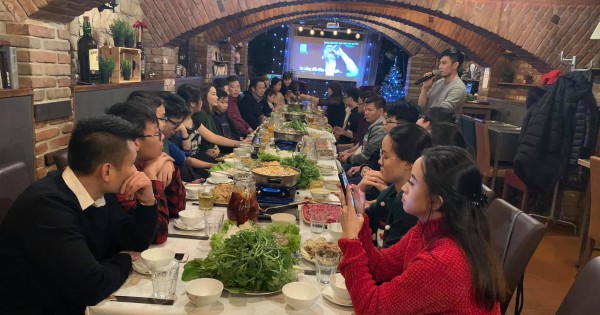 DuHa sushi tìm 2 bồi bàn làm full time làm lâu dài