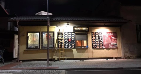 Bán lại hoặc cho thuê Bistro cạnh siêu thị Lidl, cạnh bến xe Bus.