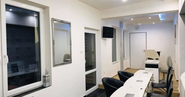 Cần cho thuê tiệm Nails tại cửa khẩu Đức sát thành phố 25.000 dân