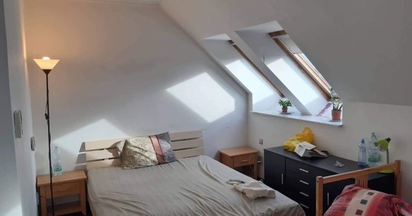 Nhà gần chợ Sapa, có hai phòng muốn cho thuê, 5 phút đi bộ tới chợ Sapa