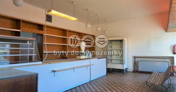 Bán cửa hàng 119m2 cùng với bđs 1202m2, chủ tư nhân, ở làng Soběsuky, thuộc Plzeň Jih