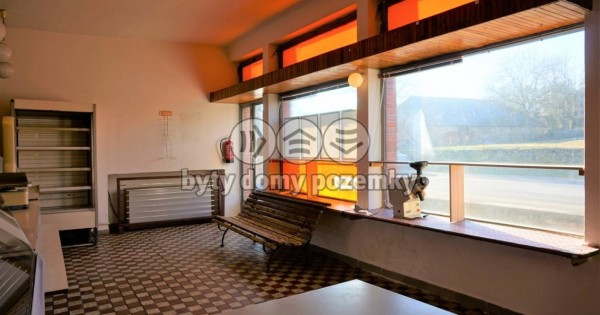 Bán cửa hàng 119m2 cùng với bđs 1202m2, chủ tư nhân, ở làng Soběsuky, thuộc Plzeň Jih