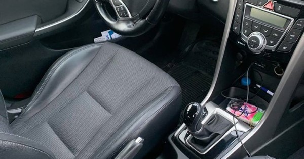 Bán xe Hyundai i30 đời 2014 mới chạy 54 nghìn km, số tự động, camera lùi