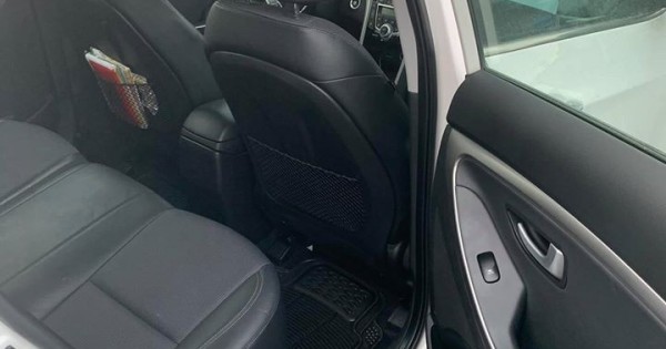 Bán xe Hyundai i30 đời 2014 mới chạy 54 nghìn km, số tự động, camera lùi