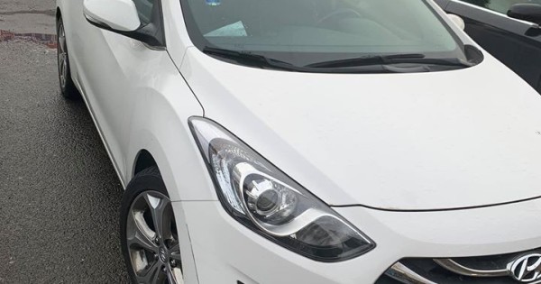 Bán xe Hyundai i30 đời 2014 mới chạy 54 nghìn km, số tự động, camera lùi