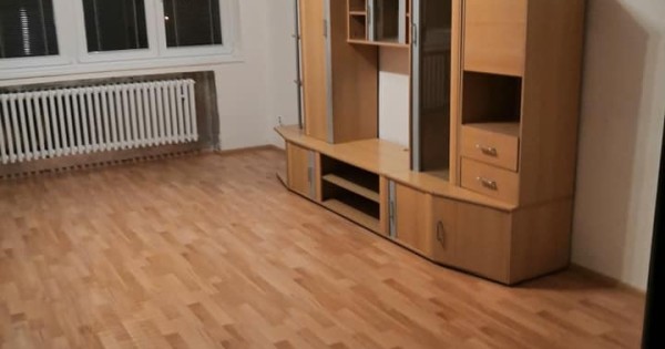 Cần cho thuê nhà 3+1, Praha - Chodov , cách Metro 2 bến Bus.