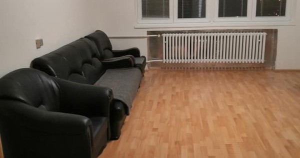 Cần cho thuê nhà 3+1, Praha - Chodov , cách Metro 2 bến Bus.