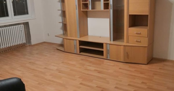 Cần cho thuê nhà 3+1, Praha - Chodov , cách Metro 2 bến Bus.