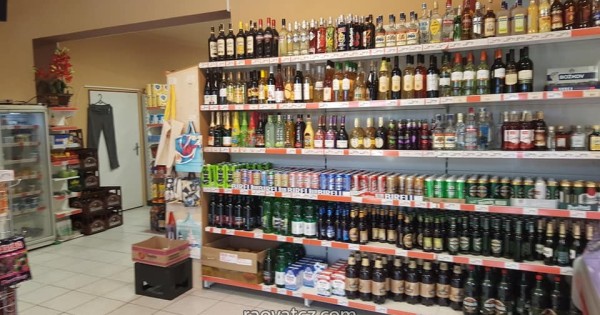 Nhượng lại cửa hàng potraviny rộng 75m2 bán và kho 25m2 thuộc Strakonice Jhocesky kraj
