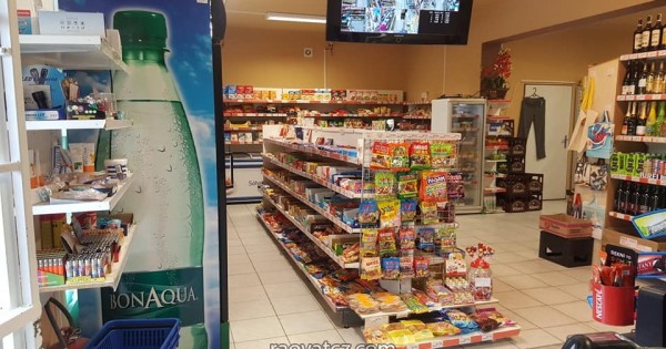 Nhượng lại cửa hàng potraviny rộng 75m2 bán và kho 25m2 thuộc Strakonice Jhocesky kraj