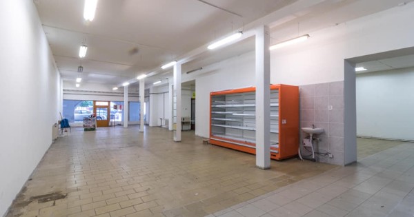 Cần sang nhượng của hàng rộng 450m2 ở quảng trường Hranice Morava