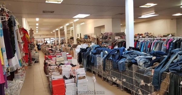 Cần sang nhượng của hàng rộng 450m2 ở quảng trường Hranice Morava