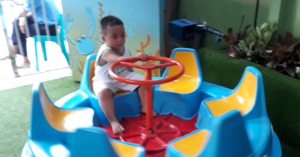 Mâm xoay vận động dành cho trẻ em mầm non