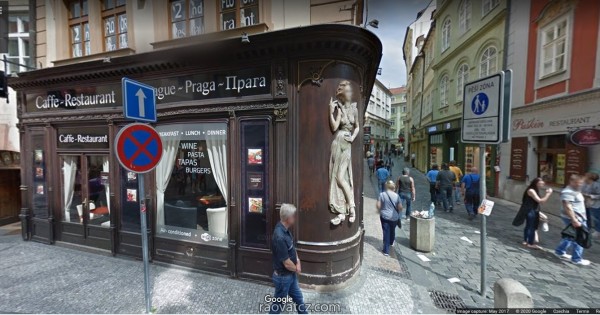 Nhượng  quán Restaurace với dt 202 m2 với 2 cửa từ 2 phố Karlova và Husova, Praha 1