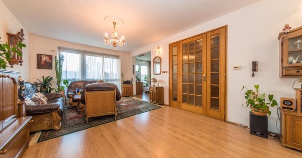 Bán nhà 220m2 ở praha 4 - krč. Gồm 10 phòng, 4 tầng, 1 tầng dưới hầm, 4 chỗ đỗ xe oto