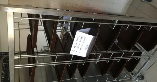 Thanh lí đồ dùng cho quán ăn tại Praha 3