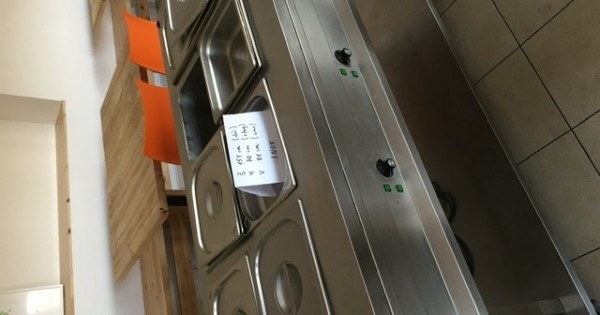 Thanh lí đồ dùng cho quán ăn tại Praha 3