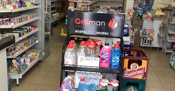 nhượng lại cửa hàng, diện tích bán hàng 150m, kho 90m vùng Zlín